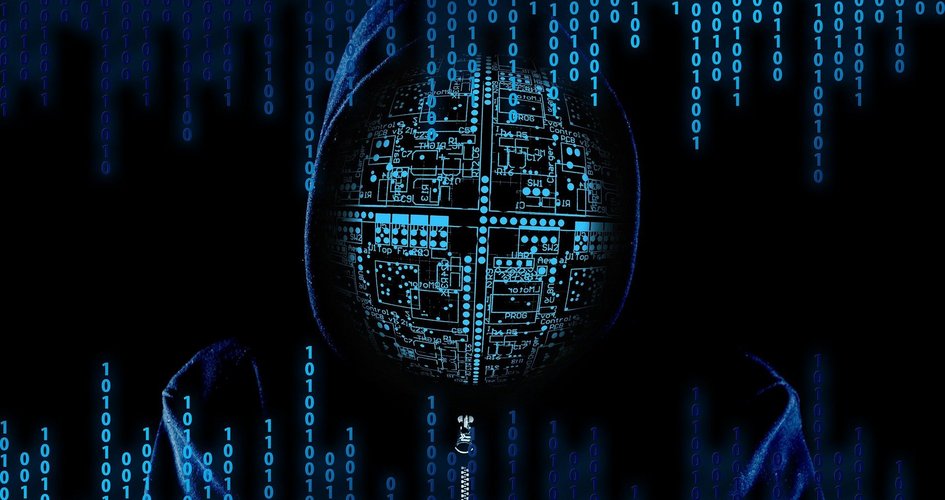 Hacker im Hoodie, Gesicht besteht aus digitalem Code